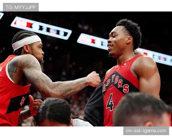 第三节中段，猛龙队连续三次通过巴恩斯的侧翼突分找到空位队友命中。